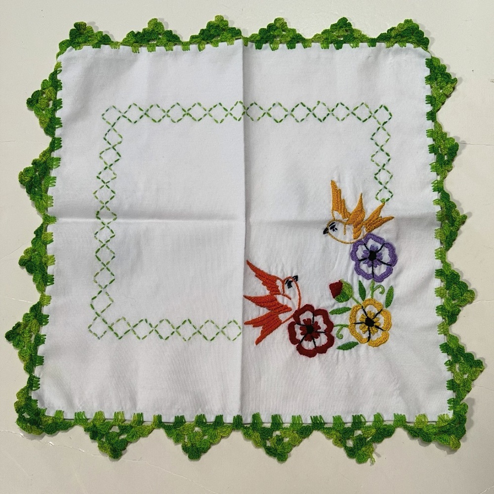 NEW Hand Made Embroidered Mexican Servilleta
